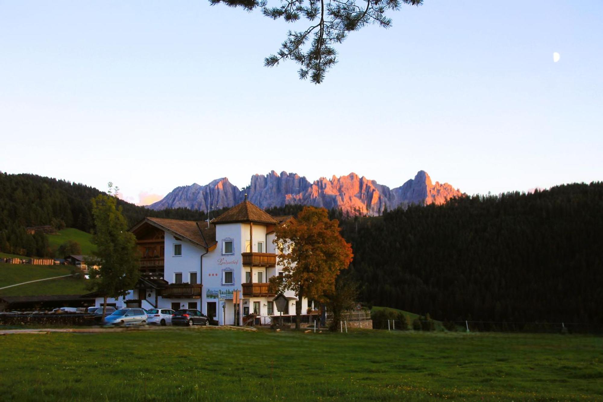Hotel Landgasthof Laerchenwald 콜레피에트라 외부 사진