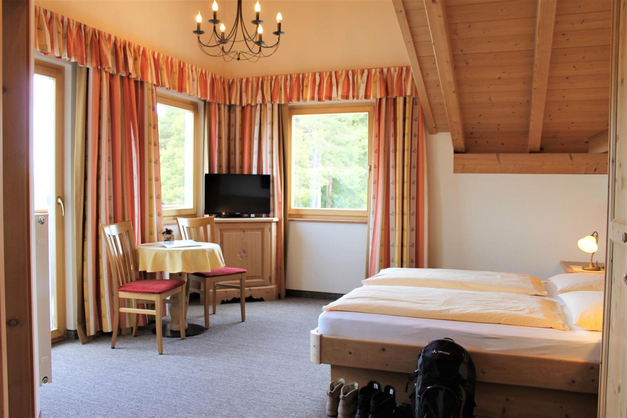 Hotel Landgasthof Laerchenwald 콜레피에트라 외부 사진